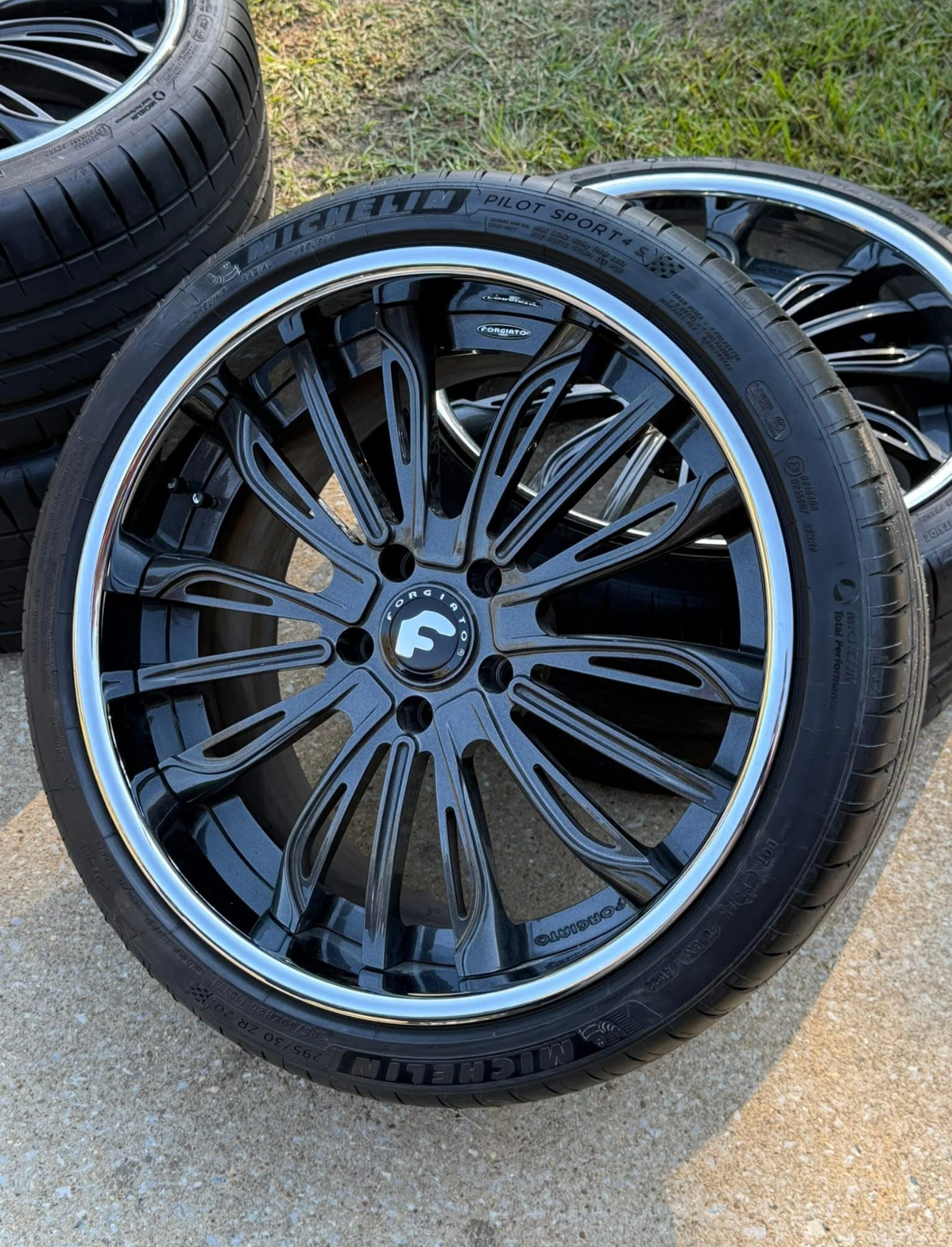 New Forgiato rims, New Michelin 4S tires All 20s excellent condition. - Image 4