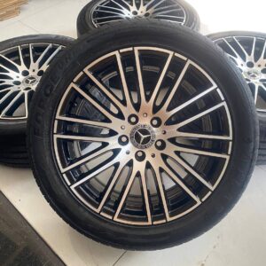 18-inch C200 rims, 95% condition, with Atlas 245/45R18 tires, 70% tread. Fits beautifully on C, E, and GLC models.